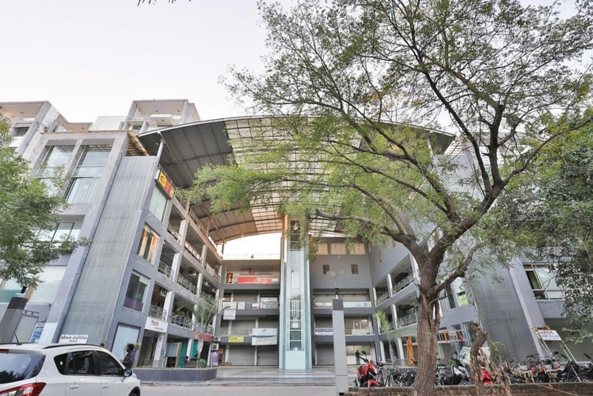 Hotel The Grand Pritam Gandhinagar Zewnętrze zdjęcie